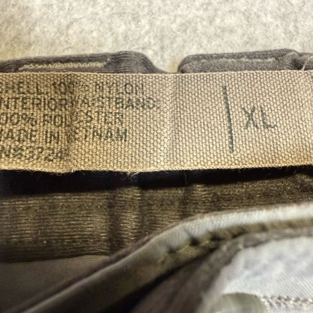 REI Men's Size XL Grey 8" Inseam Cargo Style Bermuda Shorts Outdoors Hiking Work - Picture 3 of 8